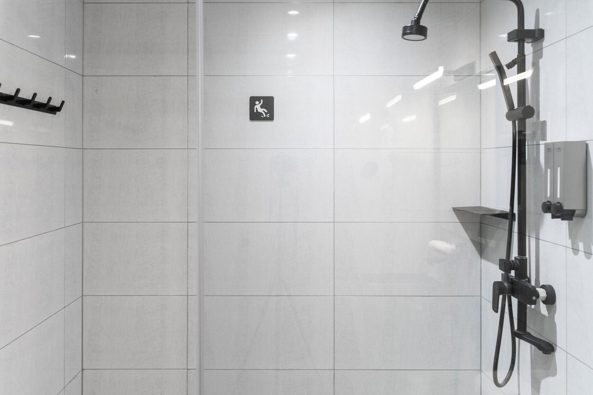 Sifang Space Hostel Xi'An - Xi'An Tiyuchang Metro Station Line2 Exterior photo